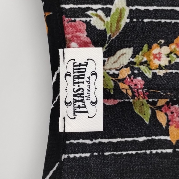 Texas True Threads open cardigan round bottom size large black w floral print - Picture 3 of 6